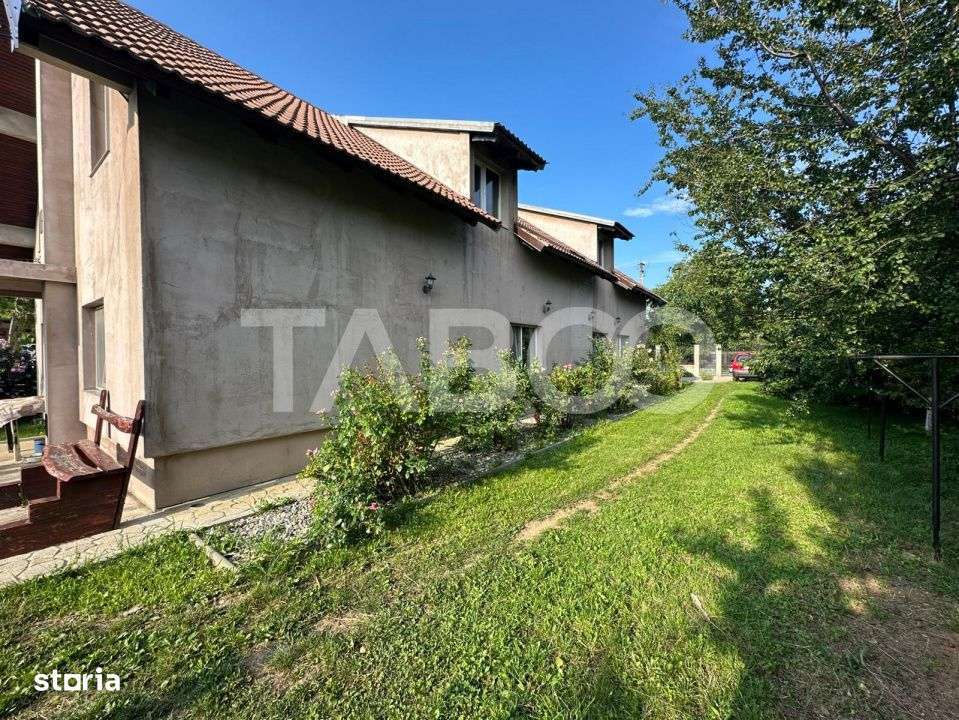Casa noua 3 camere 300 mp anexe teren liber 1550 mp Margineni - Imagine principală: 4/16