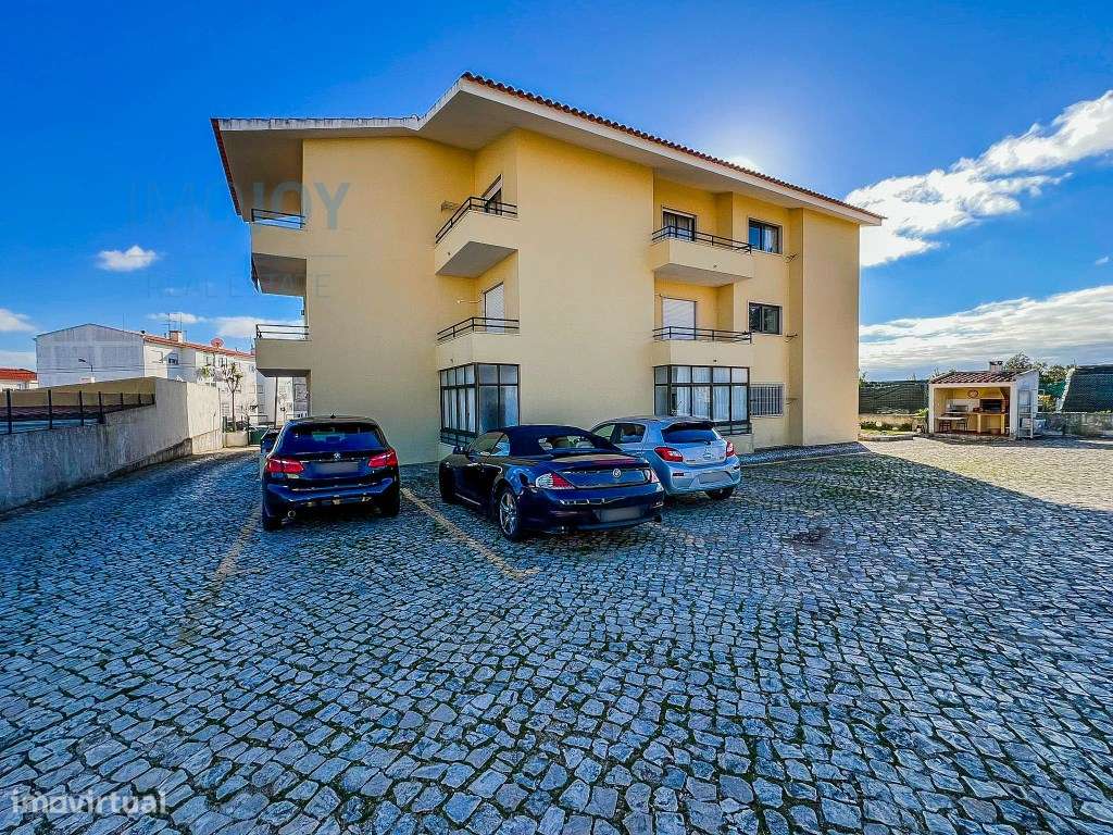 Simpático Apartamento T2 para Venda em Alvide-17