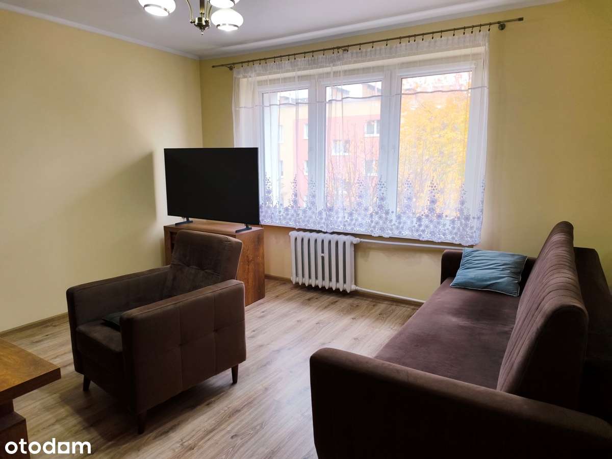 Przestronna kawalerka, II piętro, po remoncie, w niskim bloku z cegły-2