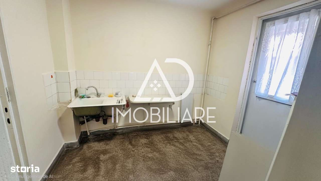 Apartament 3 camere de vânzare , strada Nicolae Bălcescu-9