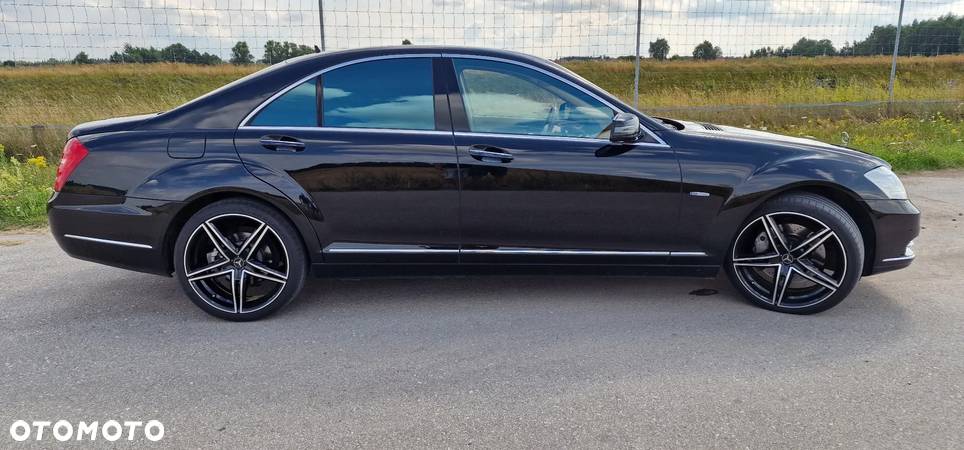 Mercedes-Benz Klasa S 350 CDI 4-Matic BlueEff - 13