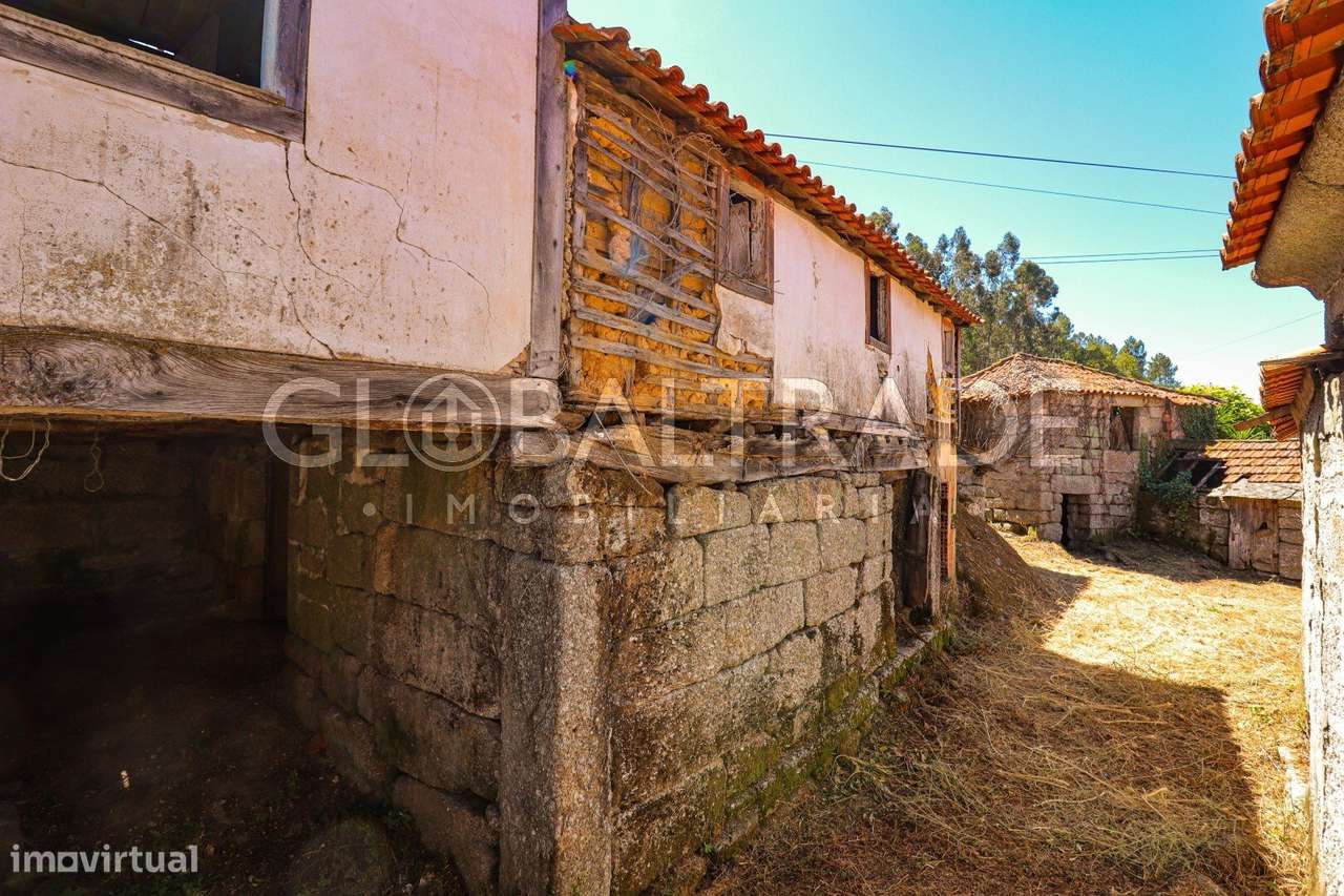 Conjunto Habitacional de 5 Moradias para Recuperar em Aboadela-15