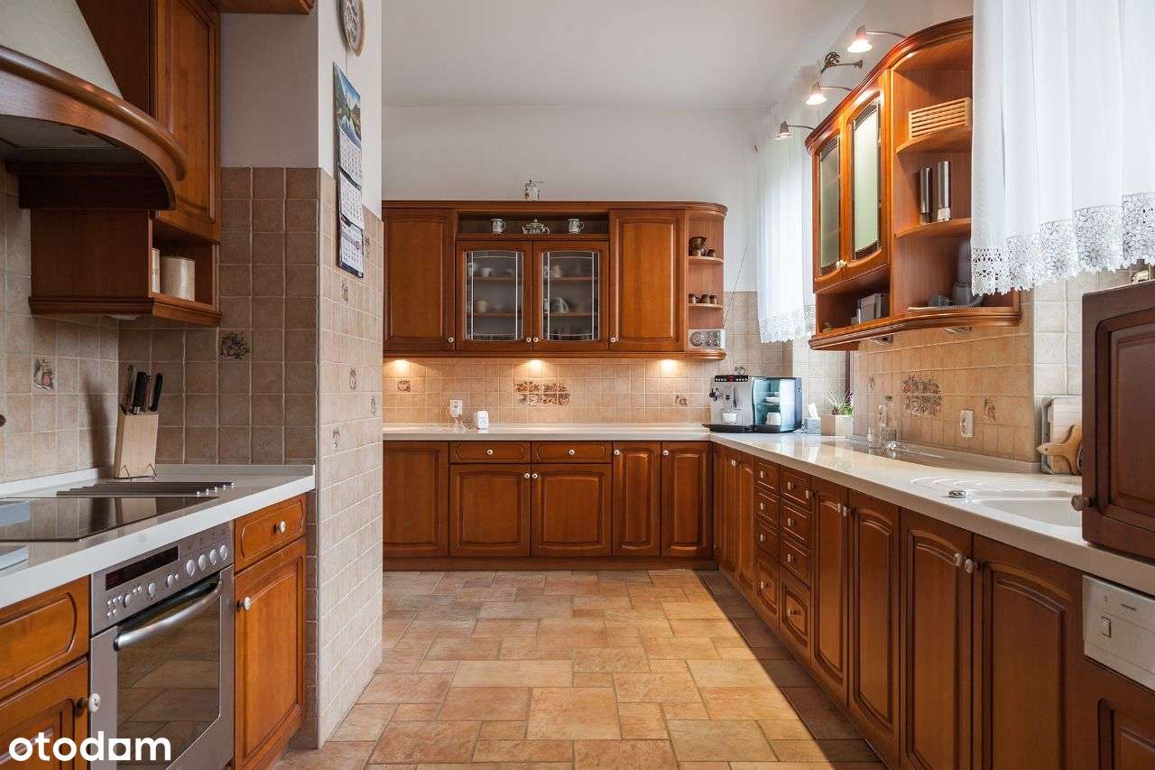 Dom z basenem w otulinie Lasu Łagiewnickiego-13