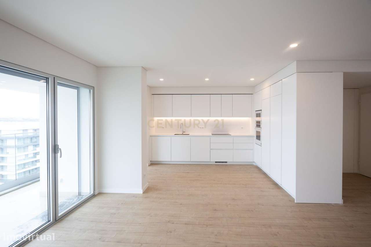 Apartamento T2 com estacionamento e piscina - Areeiro - Grande imagem: 2/17