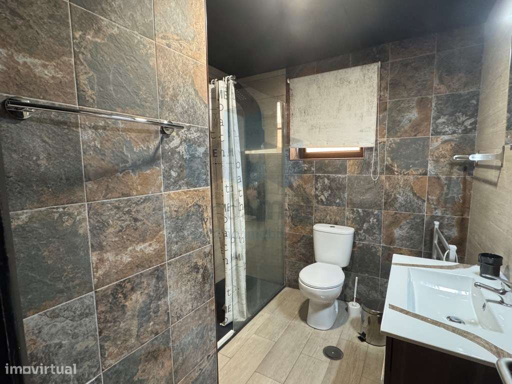 Vende-se apartamento T3 em Coimbra, otimo para rendimento-11