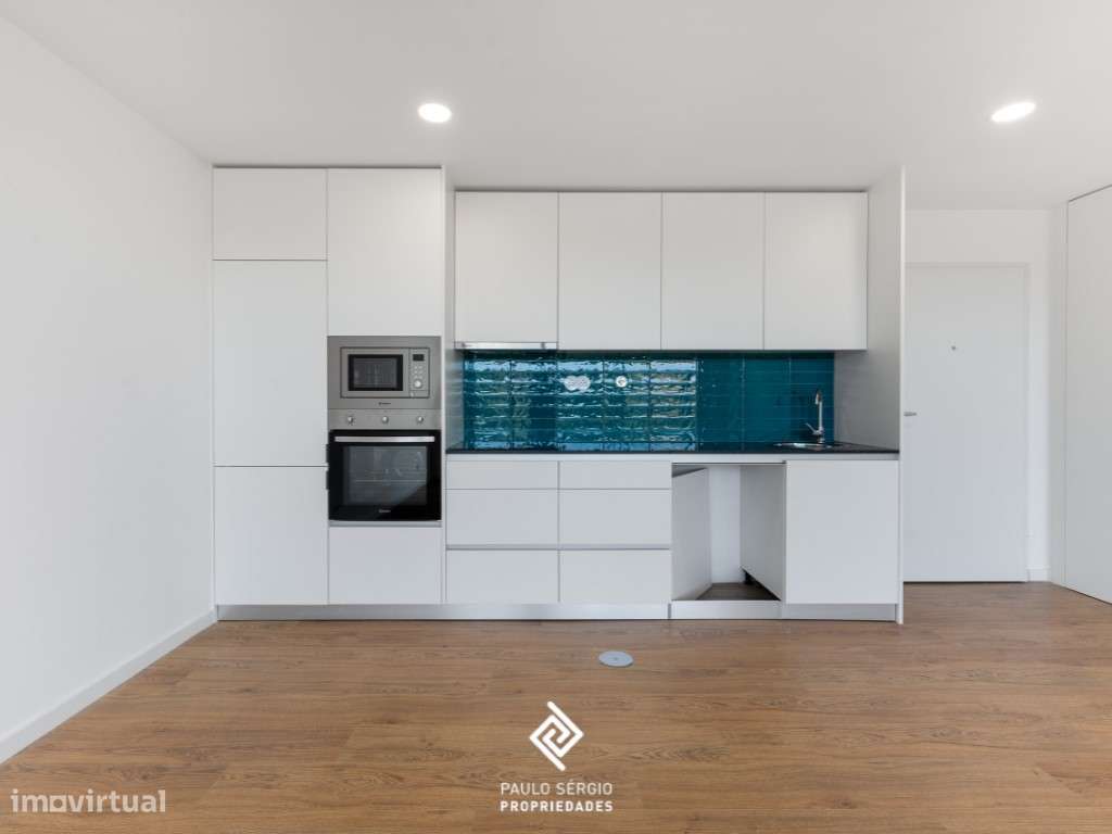 Arrenda-se T2 novo com varanda e piscina no Centro de Espinho. - Grande imagem: 5/16