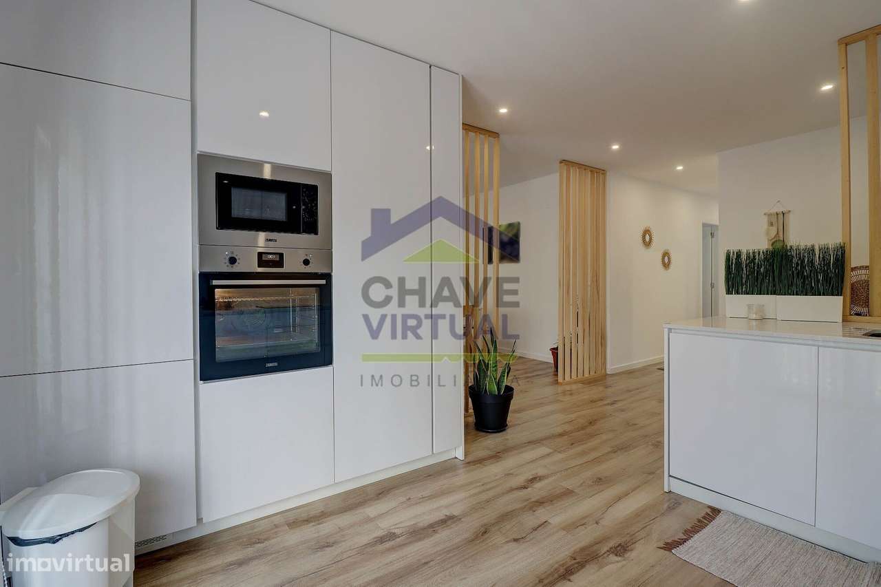 Excelente Apartamento T3 com Garagem - Centro Bombarral-14