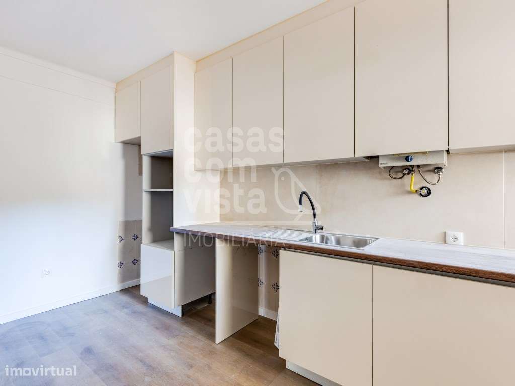 Apartamento T2 Rés do Chão com garagem privativa, e a localização i...-22