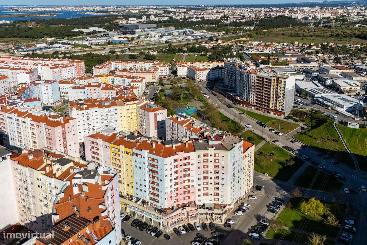 SANTA MARTA DO PINHAL - T2 com Garagem e Arrecadação!-29