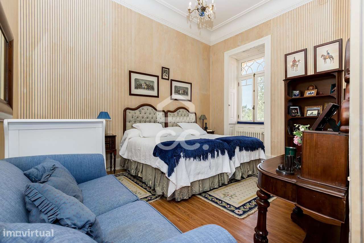 Palacete de inspiração neoclássica francesa com jardim botânico de Jea-34