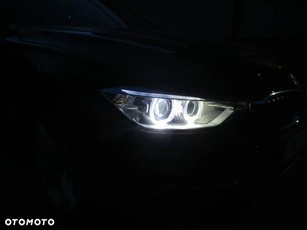 BMW Seria 3 318d Touring Sport Line - 23