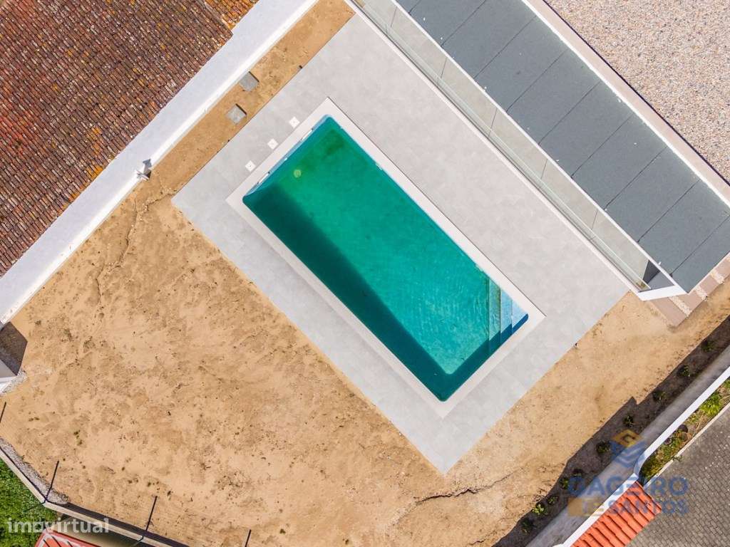 Moradia T4 com piscina, nova e pronta a habitar a 4 km da baía de S...-10