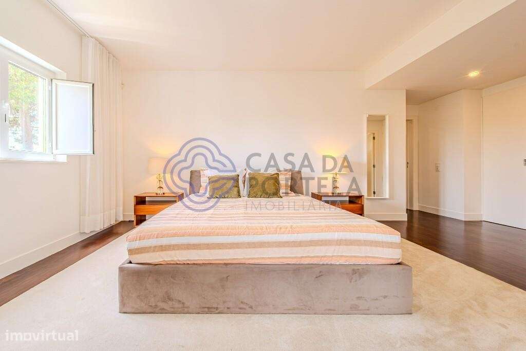 Apartamento Duplex T5 de Luxo com Terraço, Piscina e Garagem – Estoril-37