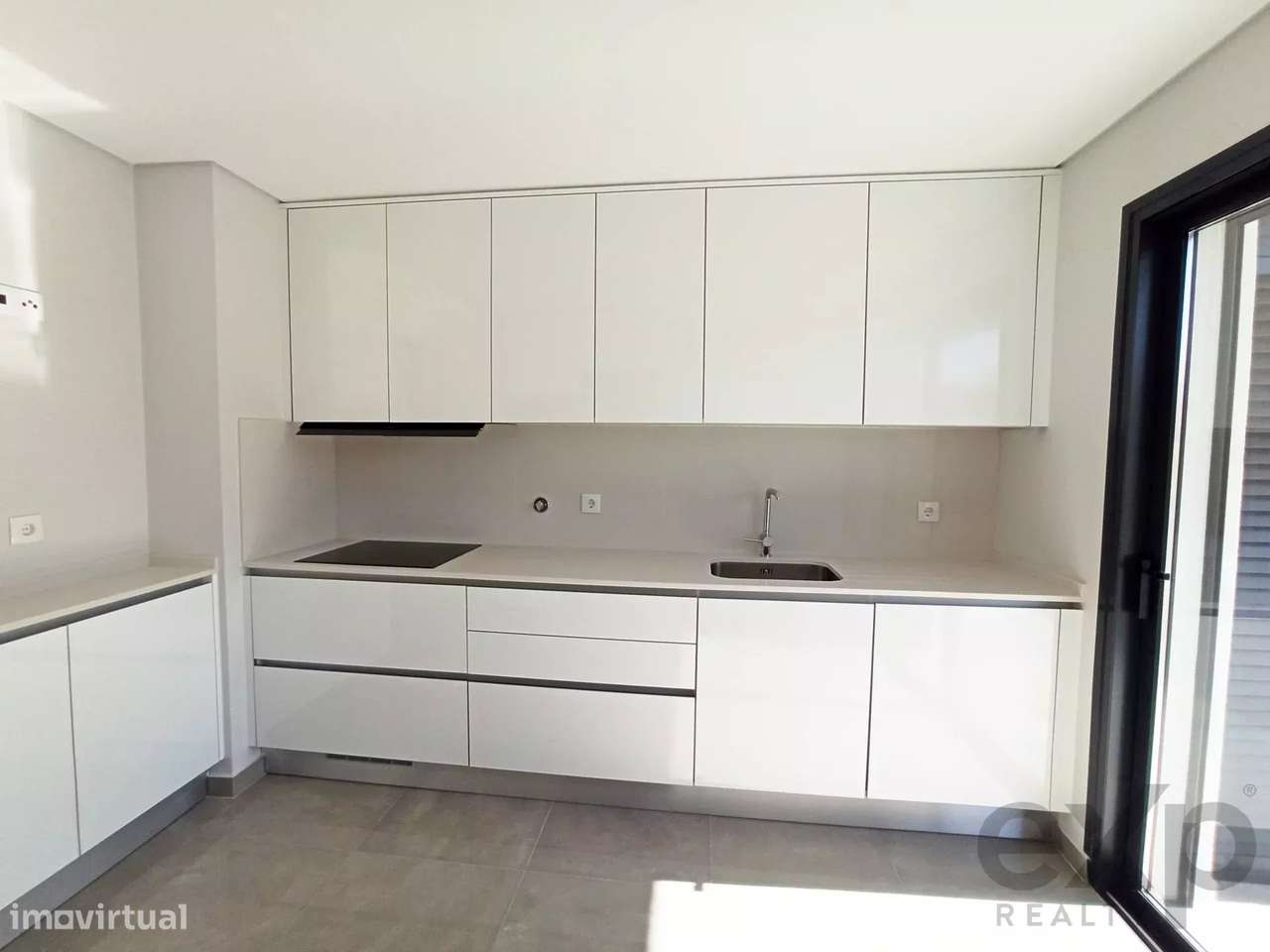 T2 Novo em condomínio fechado com piscina-13