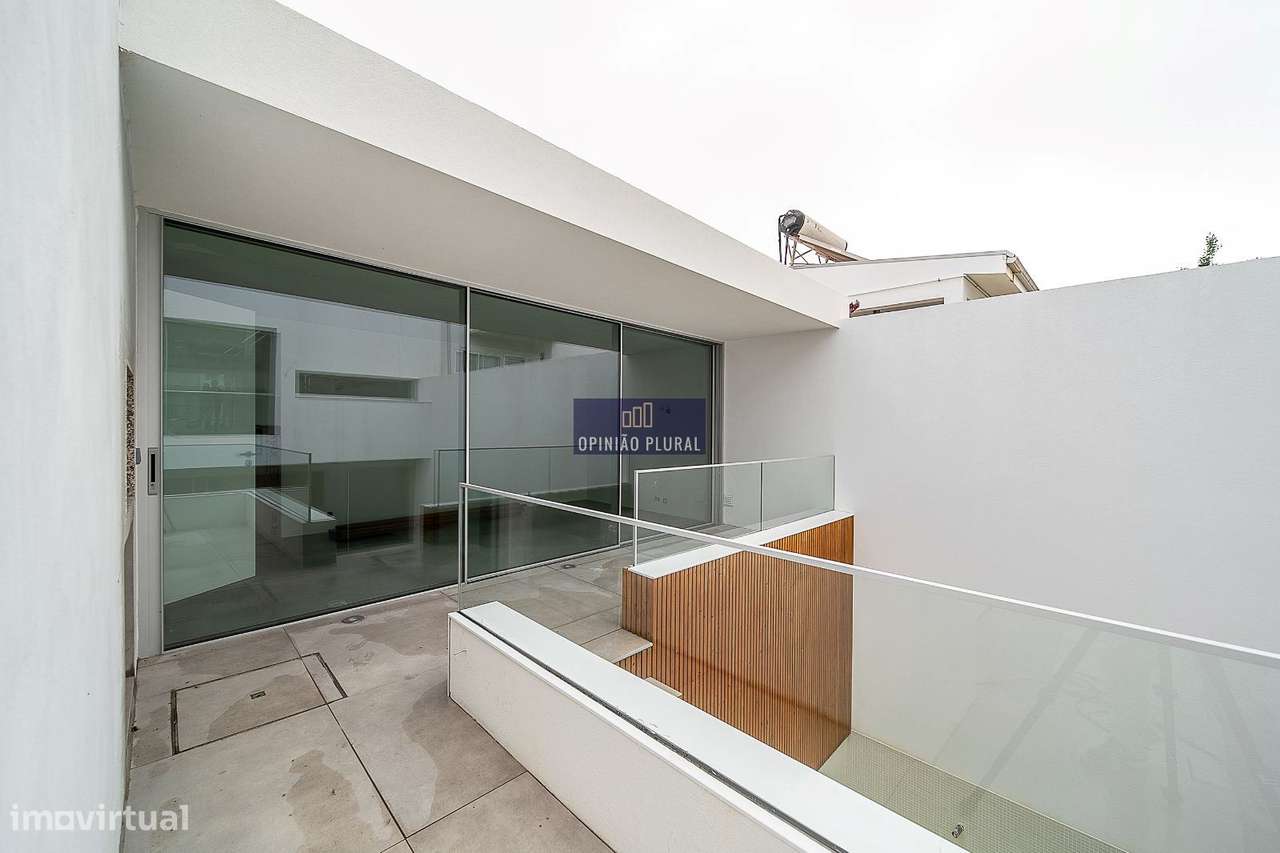 Espaçosa Moradia T4 com Escritório e Piscina - Pronta a Habitar-33