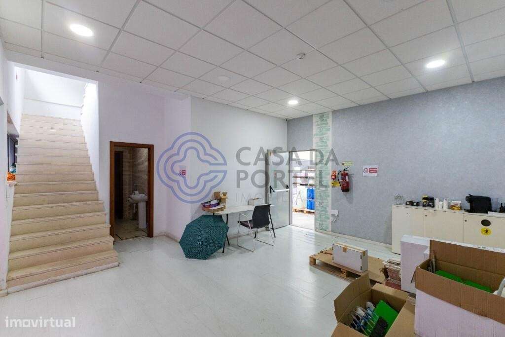 Venda de armazém industrial, escritório e logradouro em Ermesinde-5