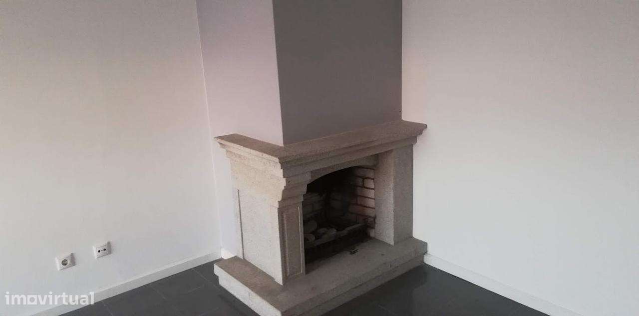 Apartamento T3 com terraço e garagem fechada - Praia - Grande imagem: 4/21