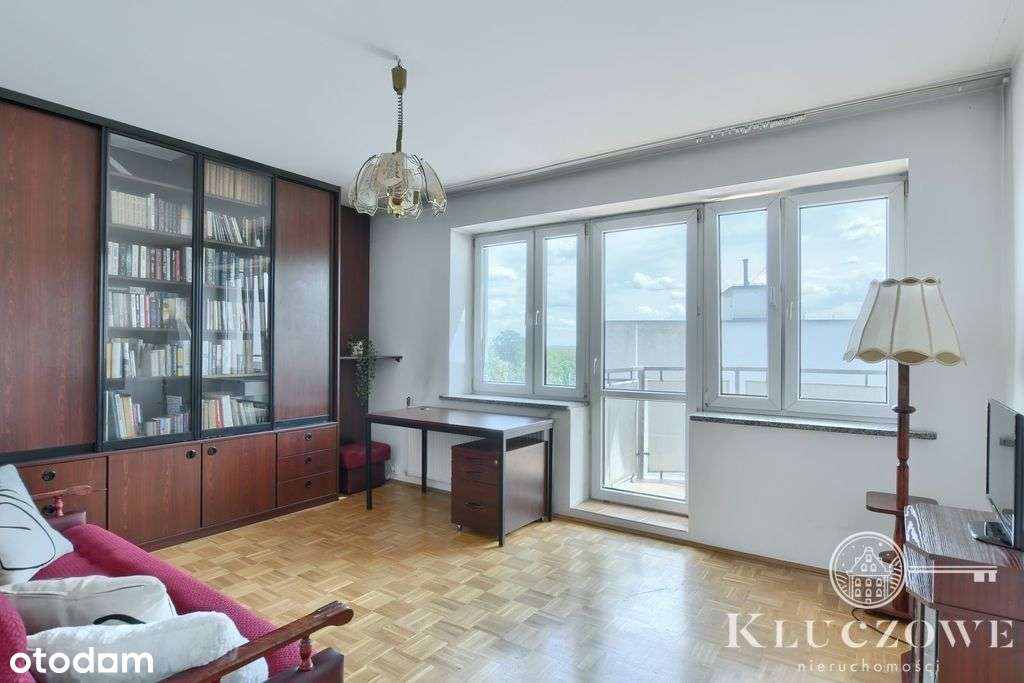 Ul. Pck, dwupoziomowe + m. postojowe w hali-9