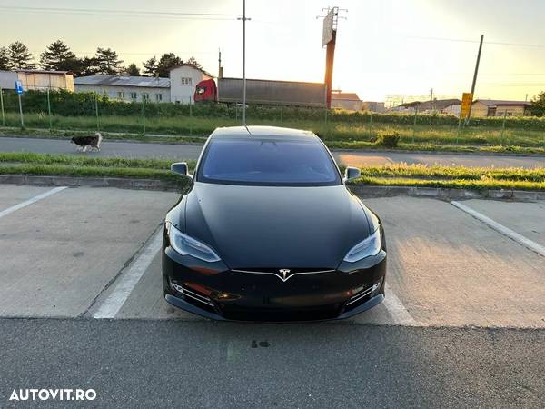 Tesla Model S - 5