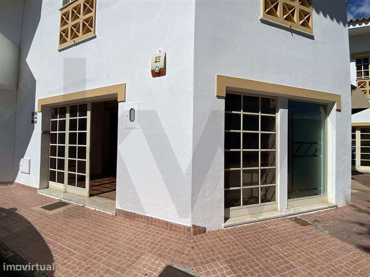 Loja destinada a comércio para arrendamento - Grande imagem: 5/38