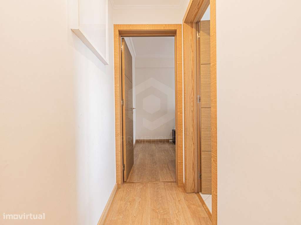 Apartamento T2 - Torre da Marinha-6