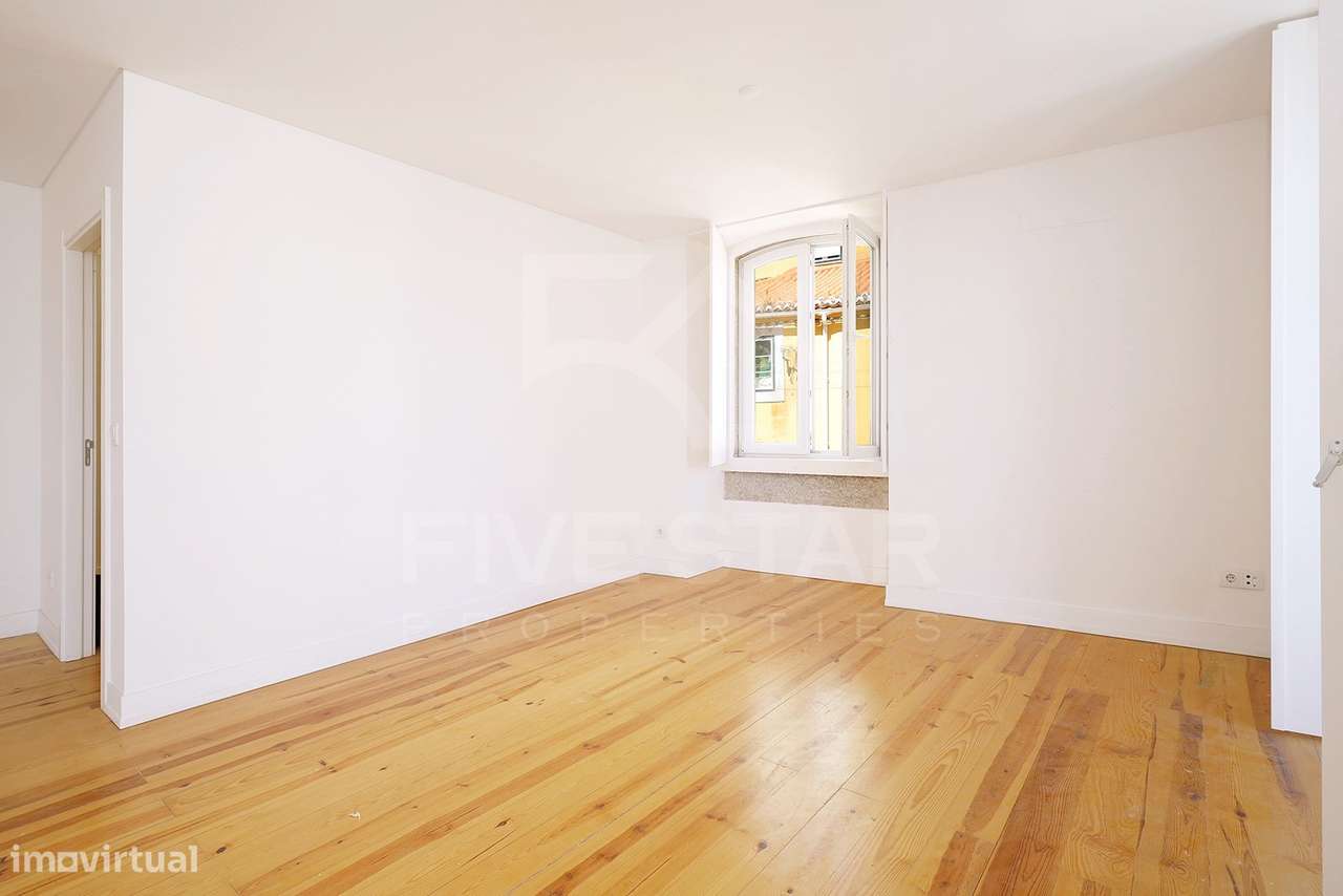 Apartamento T2 - 2 Suites - Novo - Panteão - Vista Rio - Garagem-9