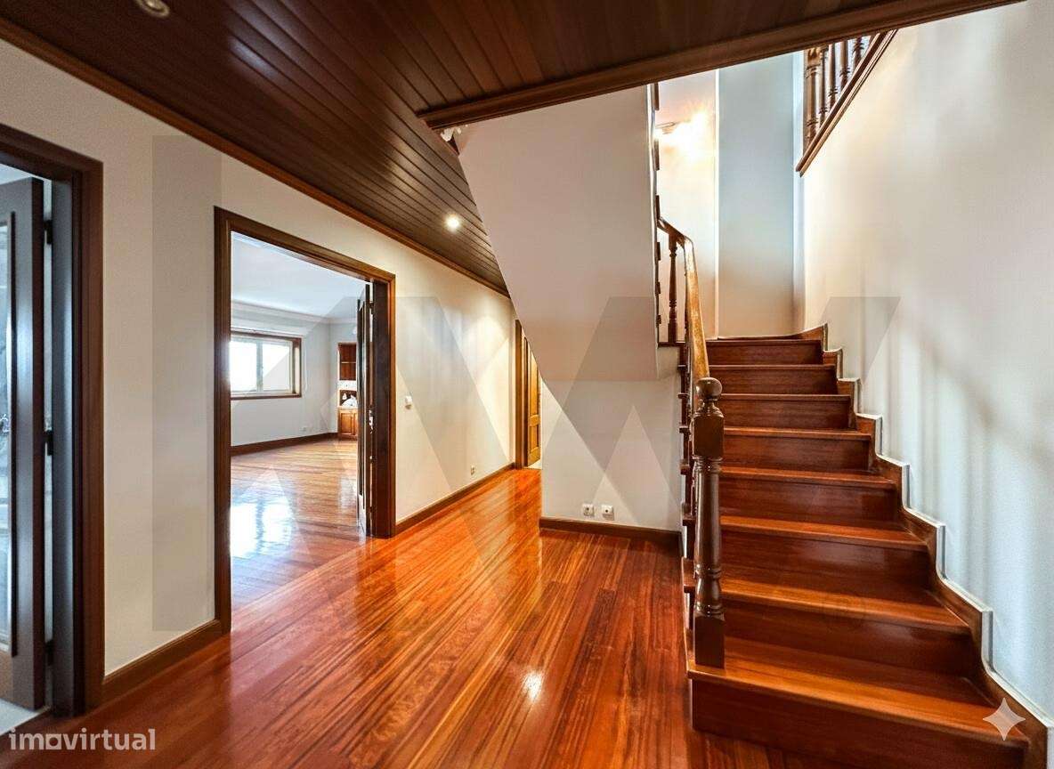 Apartamento T5 Duplex, com 2 Solários e Garagem | Centro de Esgueira – - Grande imagem: 2/29