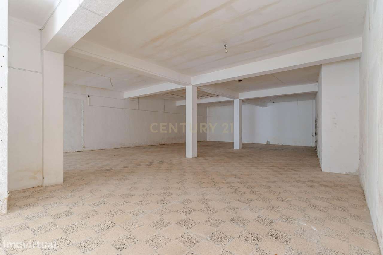 Loja com rendimento Baixa da Banheira - Grande imagem: 3/16