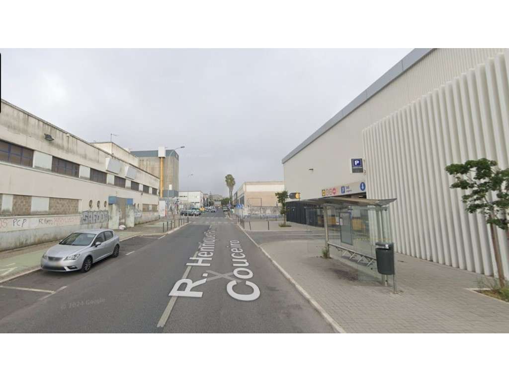 Espaço Comercial e Serviços na Zona Industrial da Venda Nova - Grande imagem: 3/7