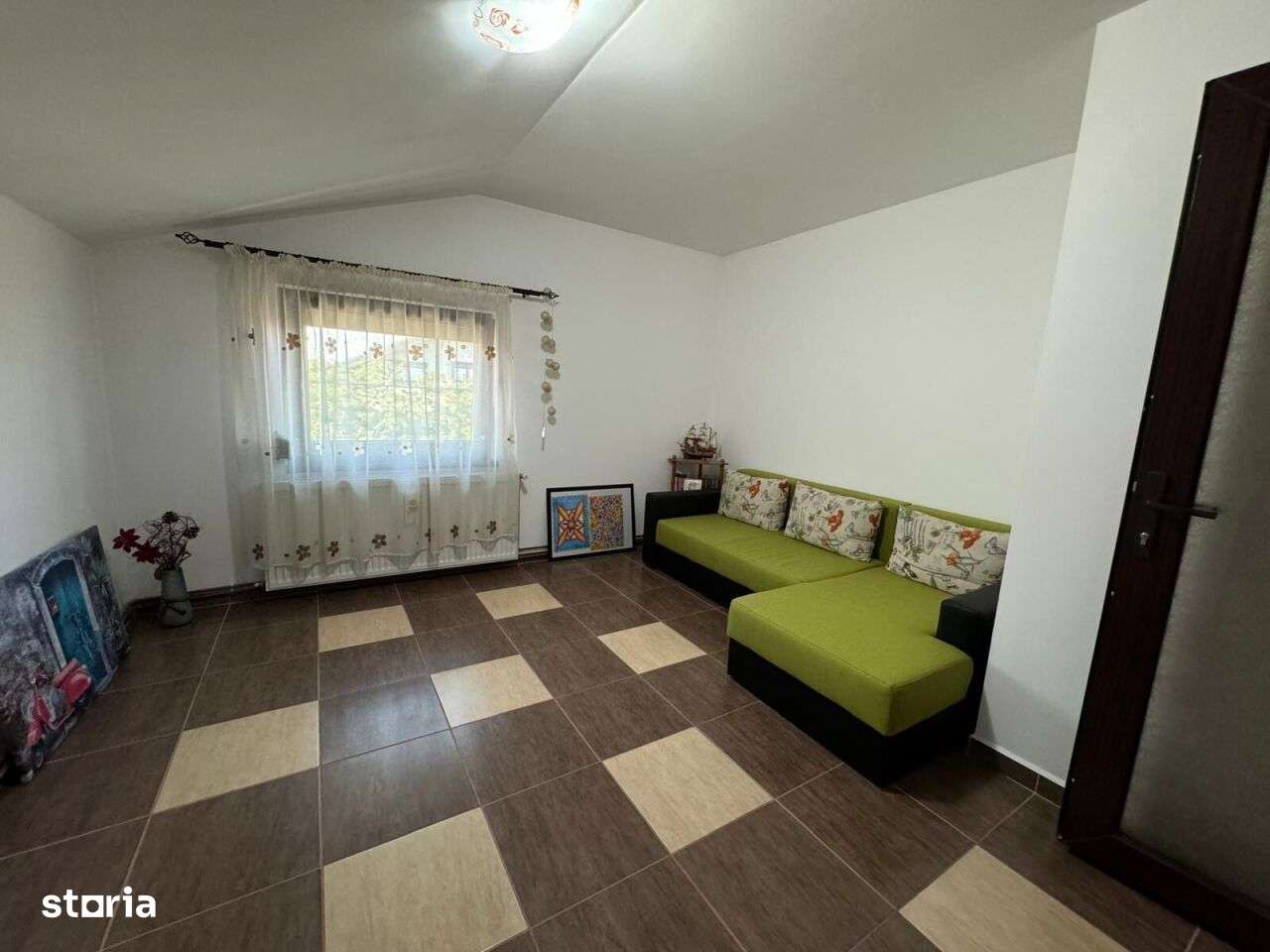 Vila Individuala 7 Camere 4 Locuri Parcare-12