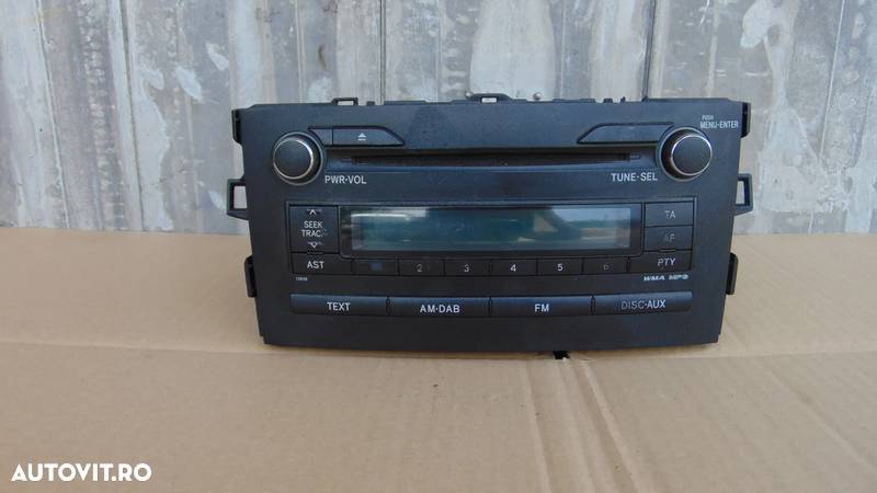 Vand radio CD Toyota auris 1.4 benzina an 2006-2012 - 2