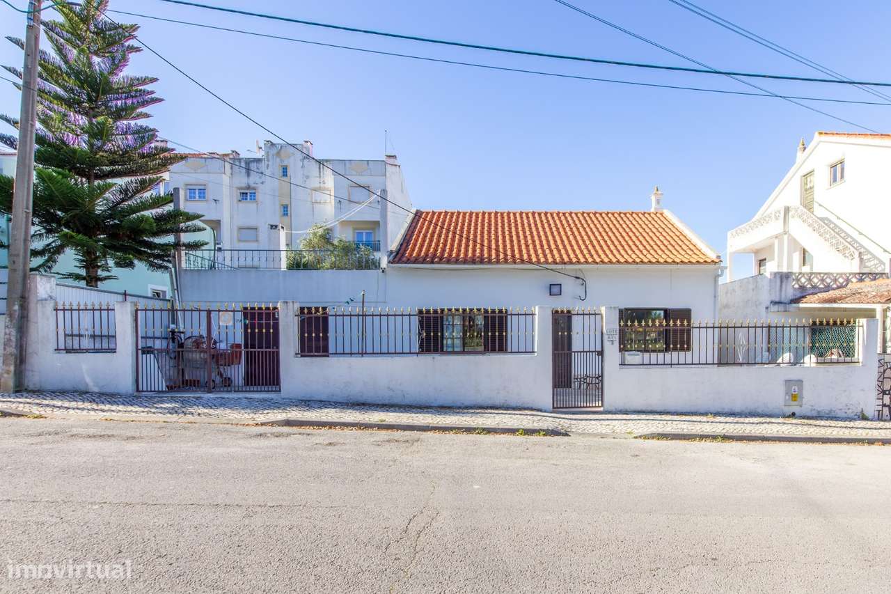 Moradia T2+1 isolada na Quinta do Conde - Grande imagem: 2/28