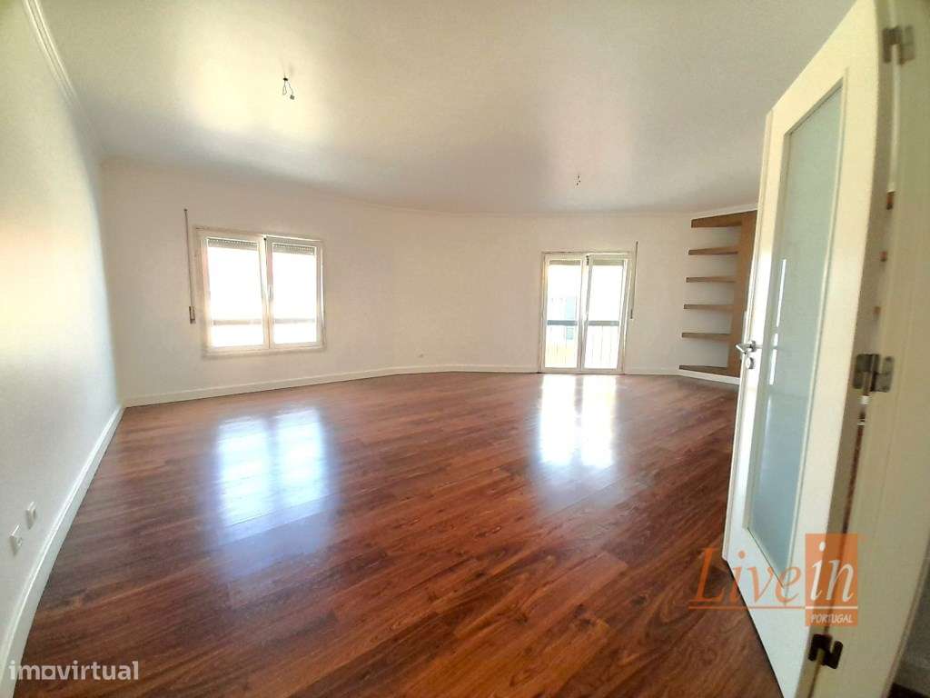 Apartamento T2 de Grandes Dimensões no Jeromelo - Grande imagem: 4/25