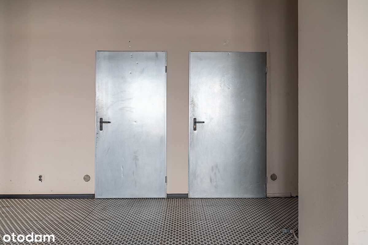 Lokal na parterze z 4 dużymi witrynami w zabytkowej kamienicy-15