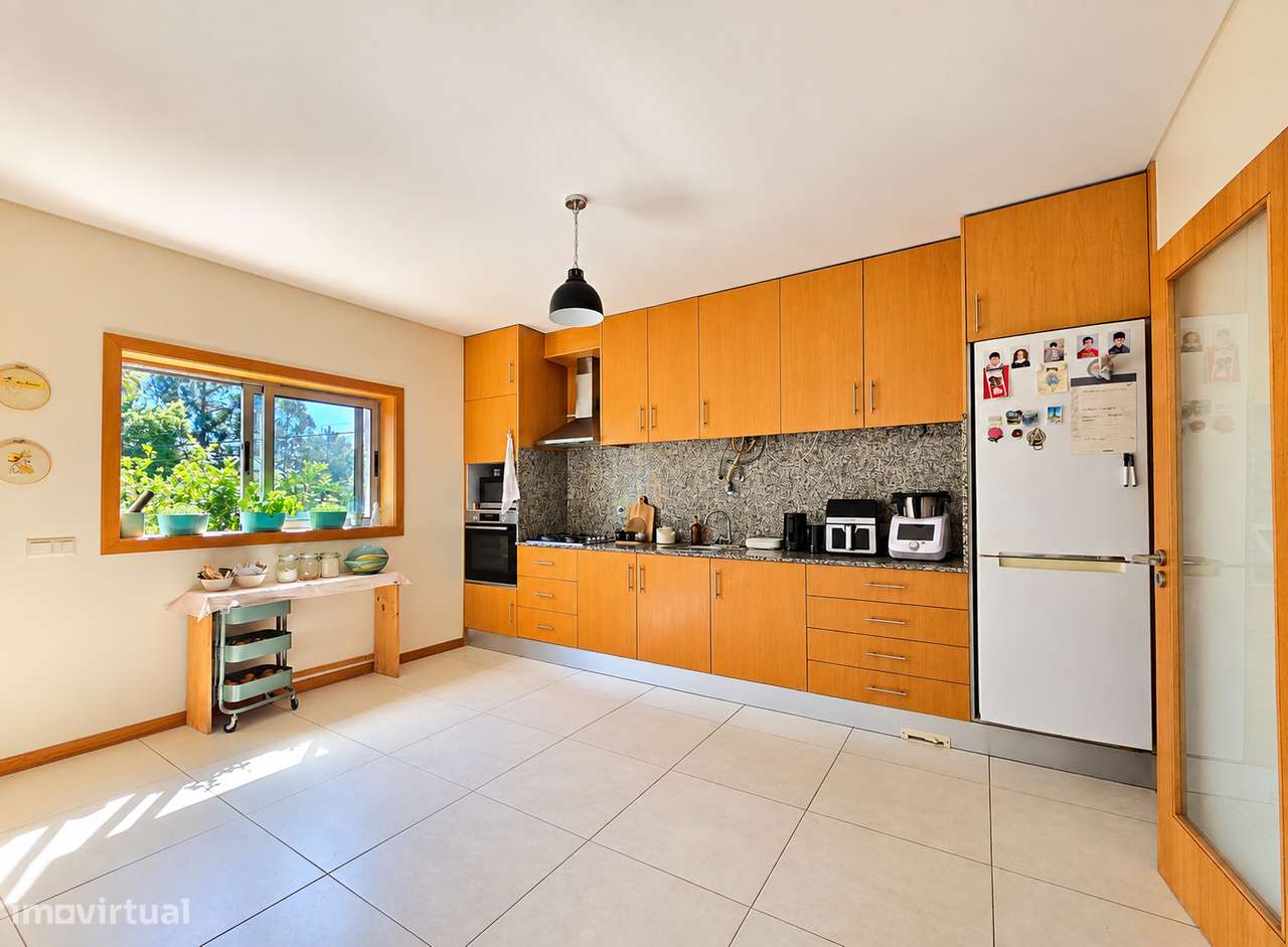 Moradia V4 com Jardim em Freiriz, Vila Verde-4