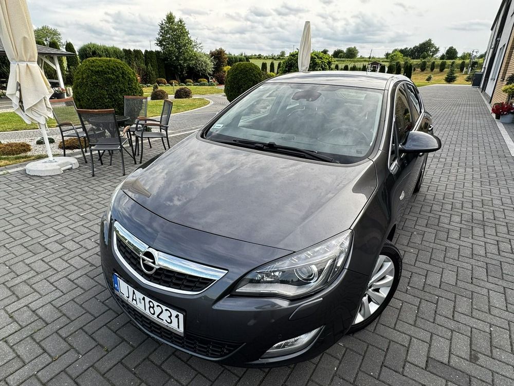 Opel Astra J 2010