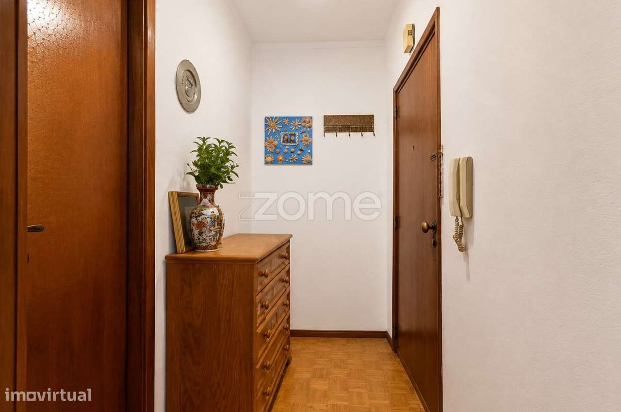 Apartamento T2, 2º Andar, no centro de Albufeira-11