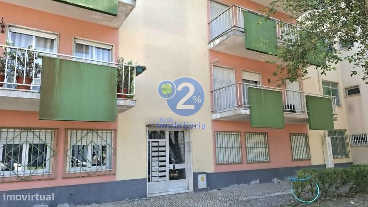 Apartamento T2 - Marrazes-0