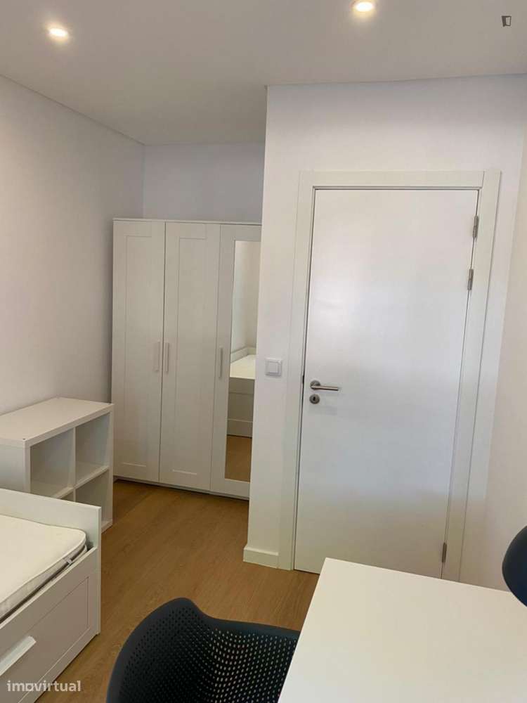 Quarto - localizado em Oeiras Lisbon - Grande imagem: 4/10