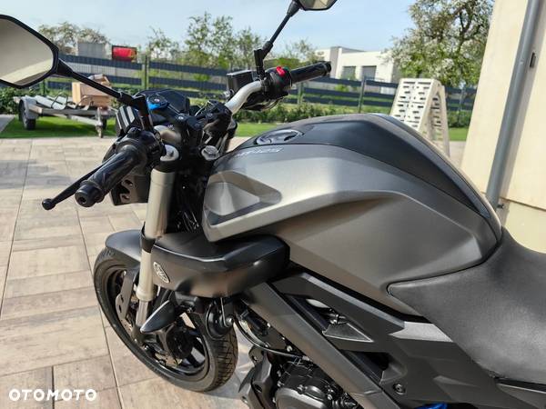 Yamaha MT - 17