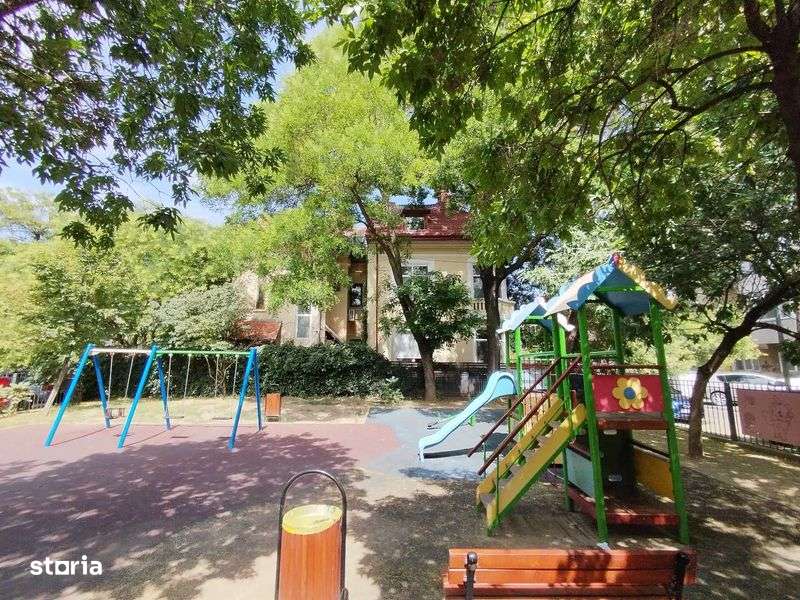 Vand Apartament cu 3 camere zona Cismigiu -Facultatea de Drept