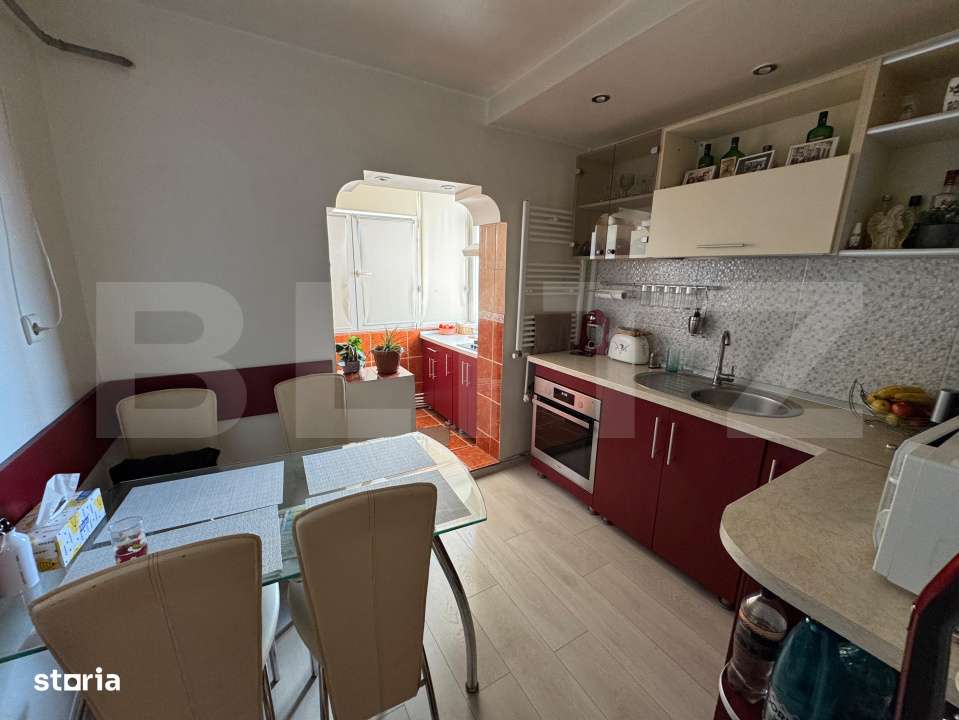Apartament de 3 camere, decomandat, cartierul 1 Mai - Imagine principală: 4/9