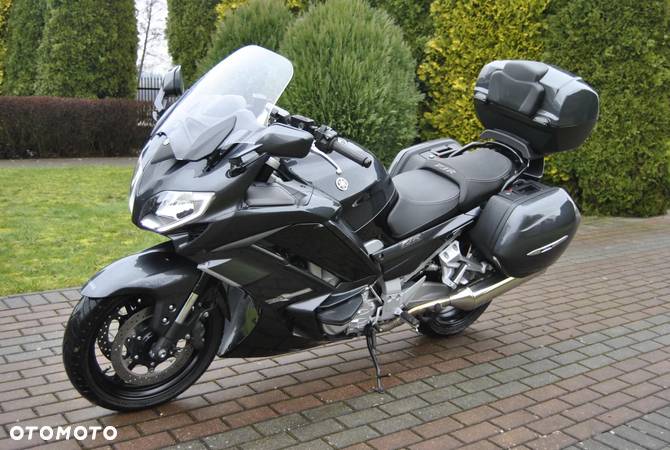 Yamaha FJR - 11