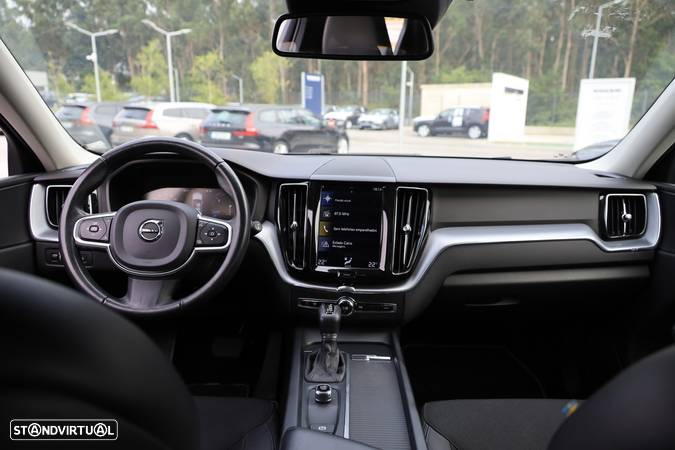 Volvo XC 60 2.0 D4 Momentum Geartronic - 12