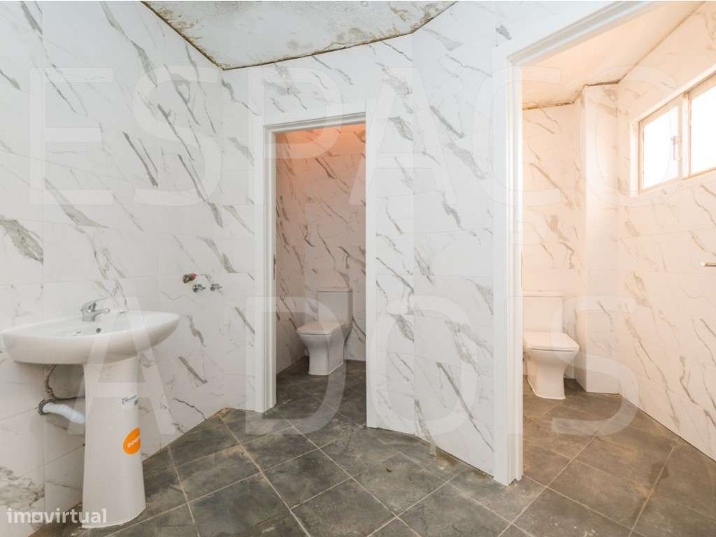 Armazém Amplo; com 2 Pisos! Boa Localização, próximo do Centro da A...-10