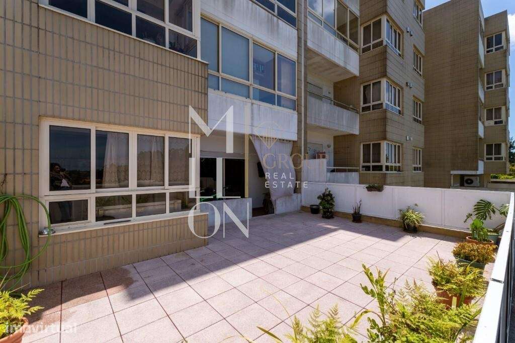 APARTAMENTO T3 COM 120M2 EM GRIJÓ-15