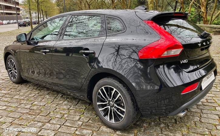 Volvo V40 2.0 D3 Momentum - 14