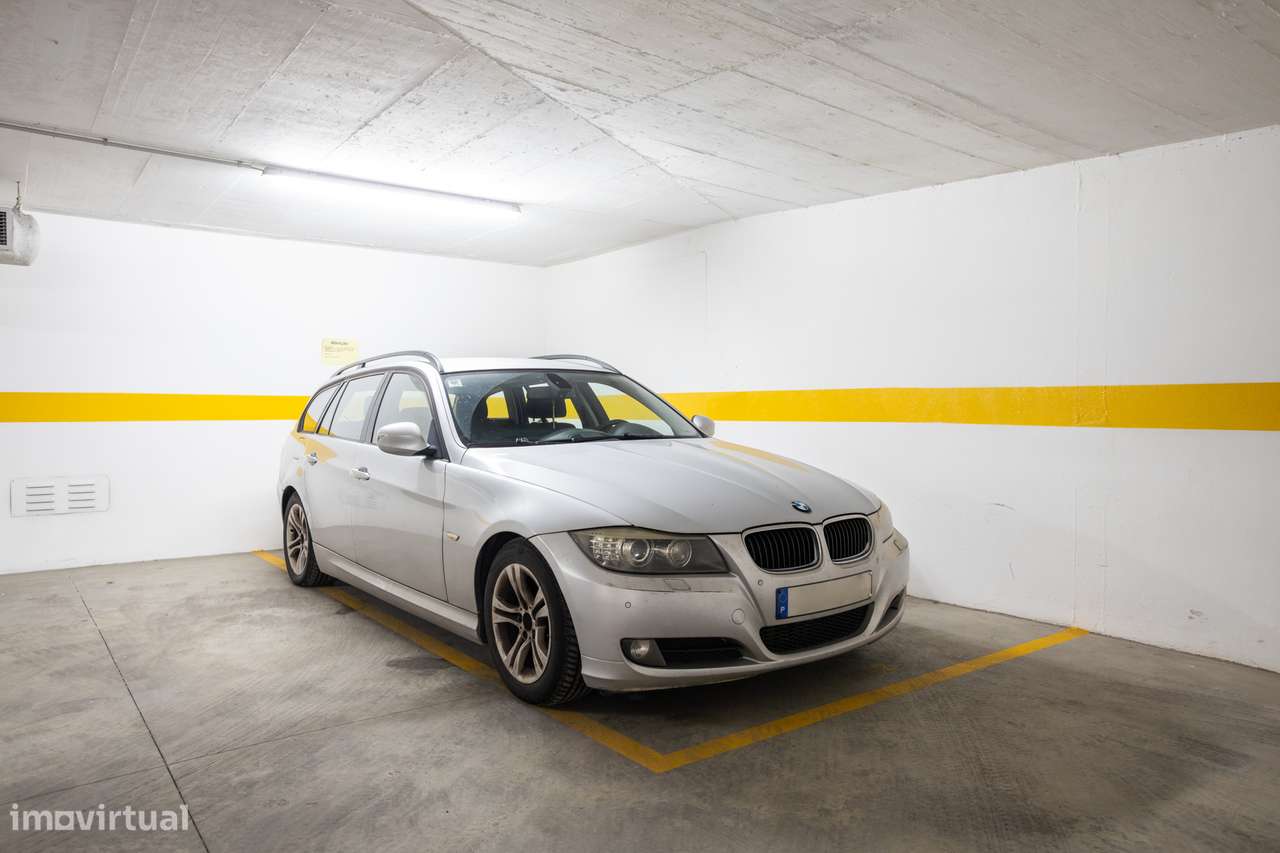 Garagem em Olival de Basto - Estacione o Seu Veículo com Conforto e Se - Grande imagem: 5/9