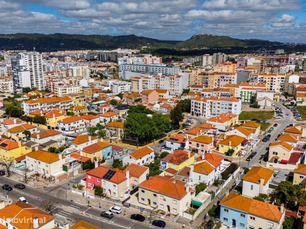 NOVO - Moradia de T4+2 no Bairro da Conceição-39