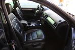 VW Touareg 3.0 TDI V6 Tiptronic - 27